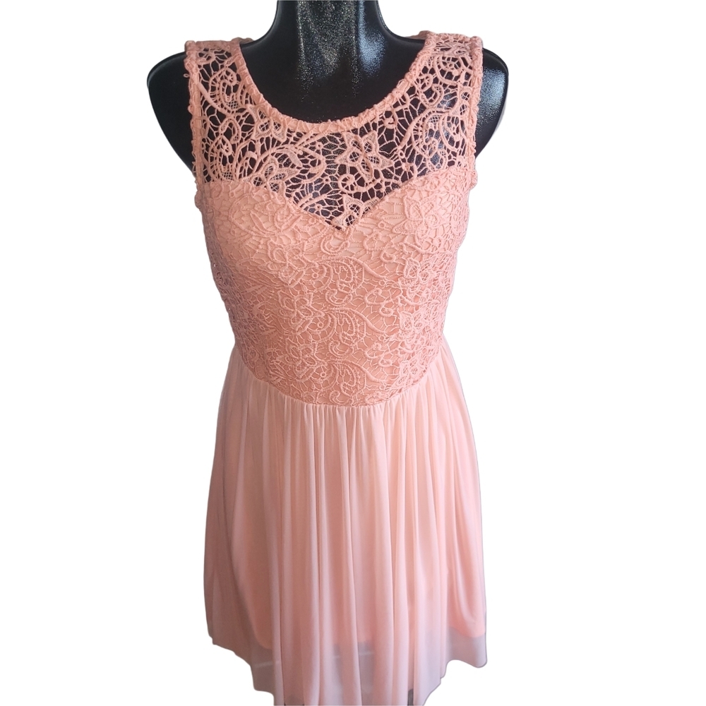 Suzy Shier Peach Lace Overlay Sleeveless Sweatheart Neckline Dress Size M